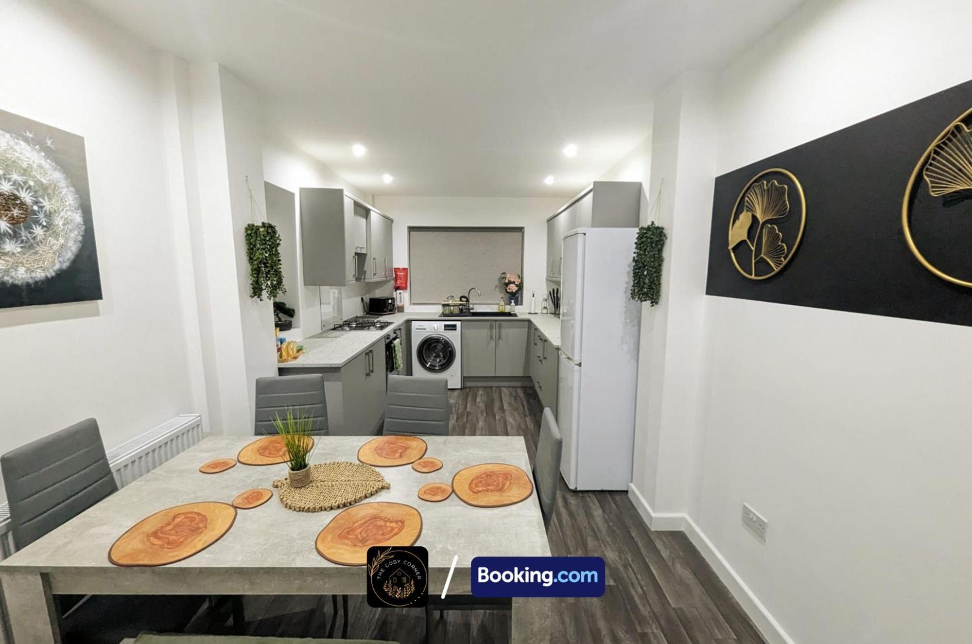 Cosy Corner: 4-bedroom Serviced House With Free Parking Apartment Manchester