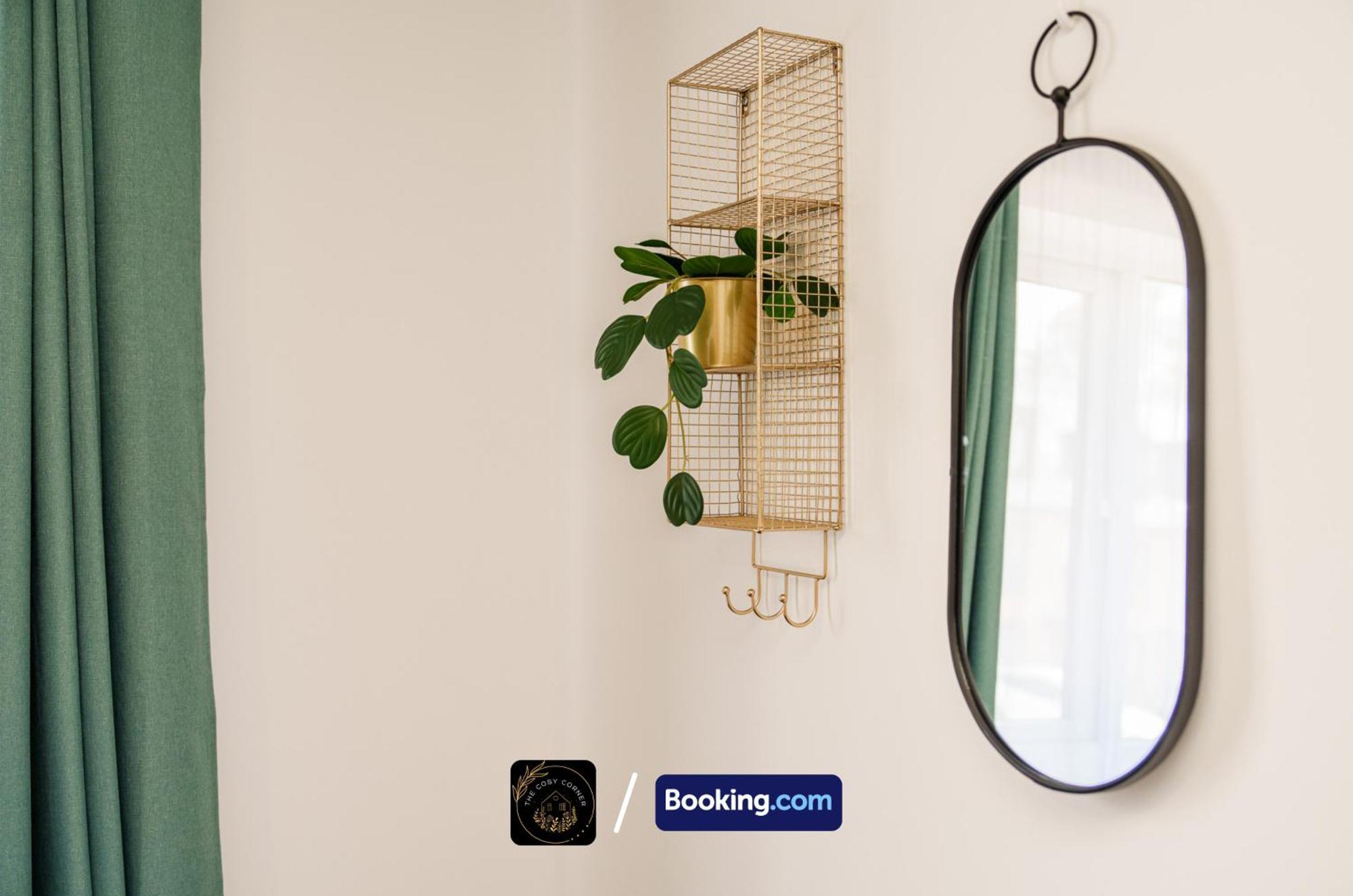 Cosy Corner: 3-bedroom House With Free Parking Near Hospital Apartment *