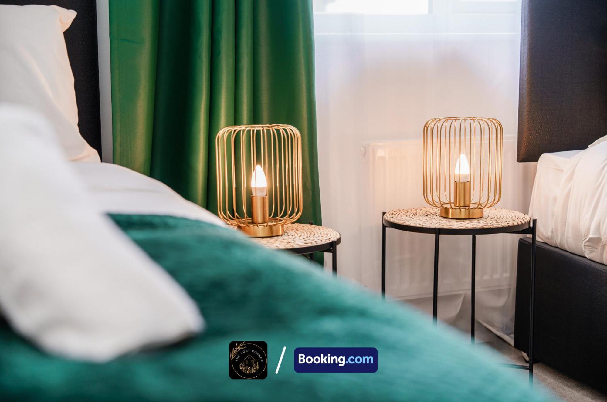 Cosy Corner: 3-bedroom House With Free Parking Near Hospital Apartment *