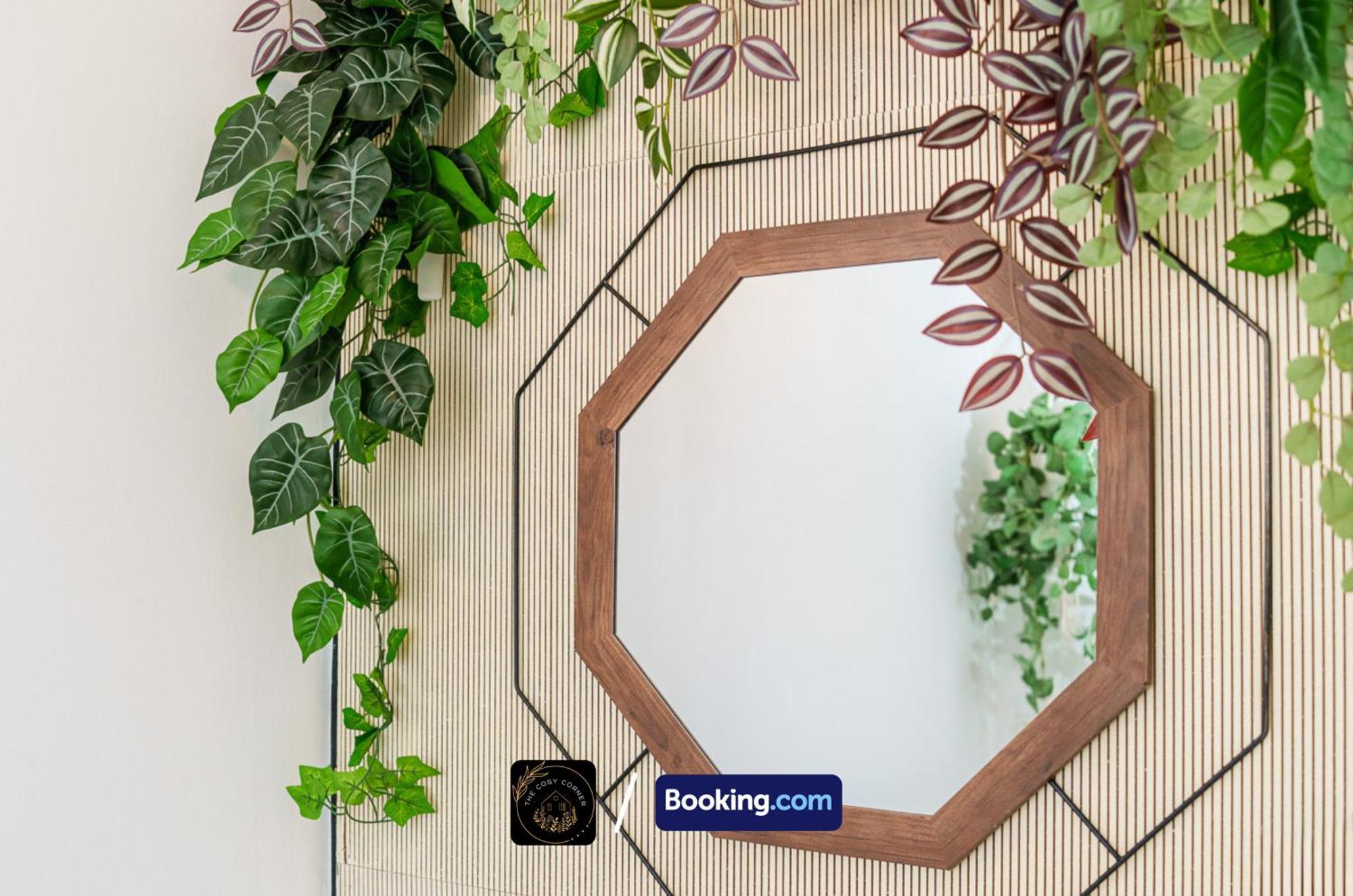 Cosy Corner: 3-bedroom House With Free Parking Near Hospital *