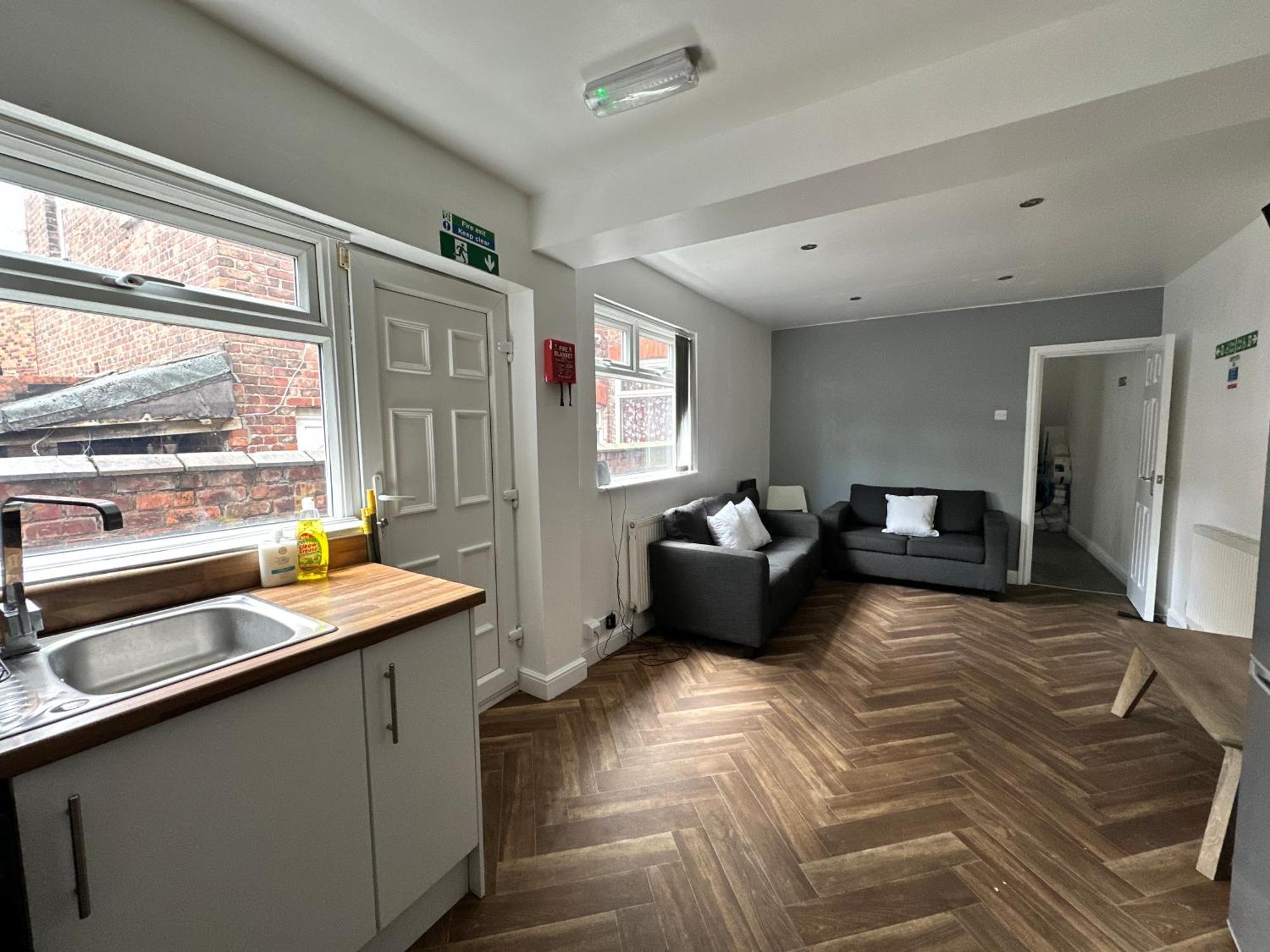 Daisybank Co-Living - Private Room Self-Cater Vakantiehuis Manchester