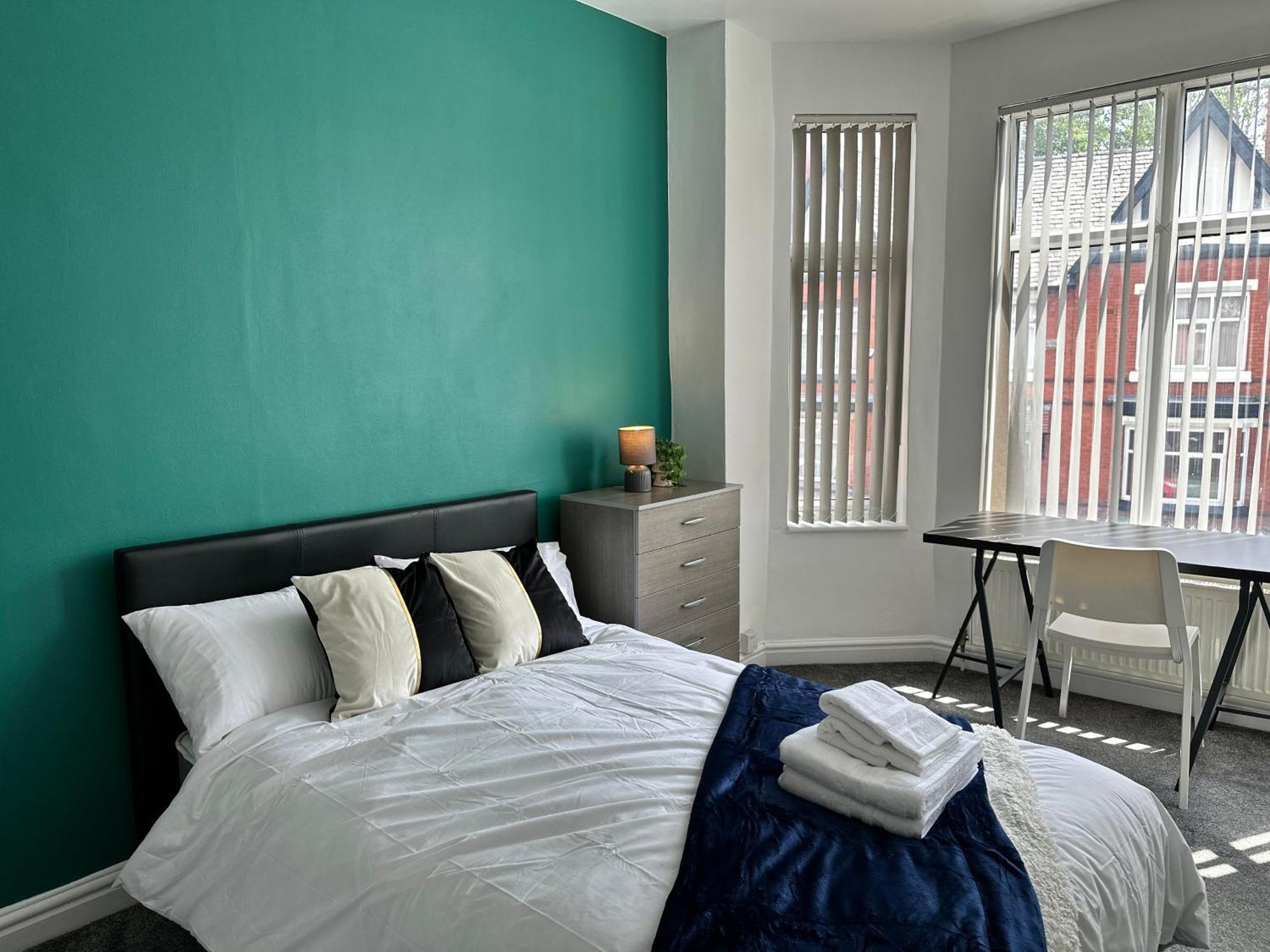 Daisybank Co-Living - Private Room Self-Cater * Manchester
