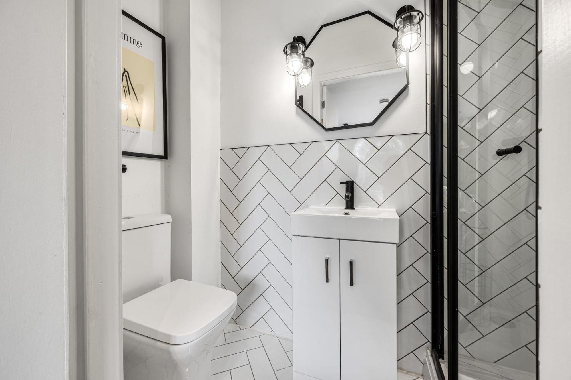 Quayside Escape-ensuite Tranquil Within An Intimate Shared With Free Parking Vakantiehuis Manchester