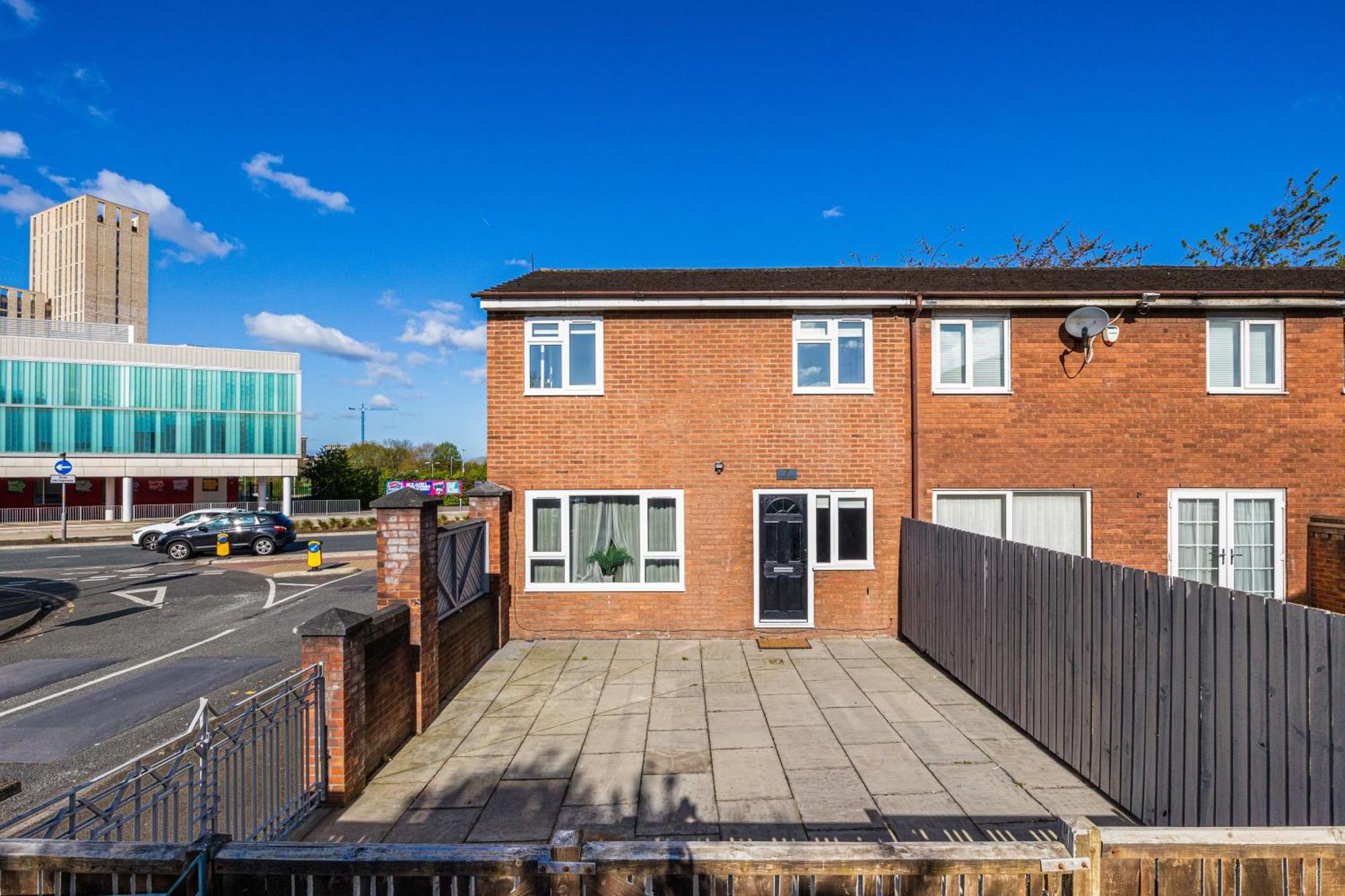 Holiday home Double Within Intimate Shared Home, Tranquil Quayside Escape- Free Parking Manchester