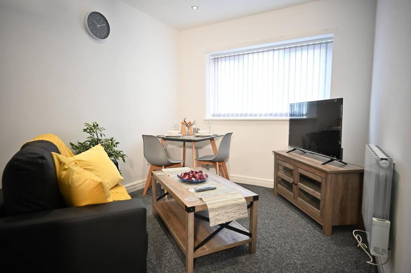 Spacious Studio Near Christie Hospital Manchester