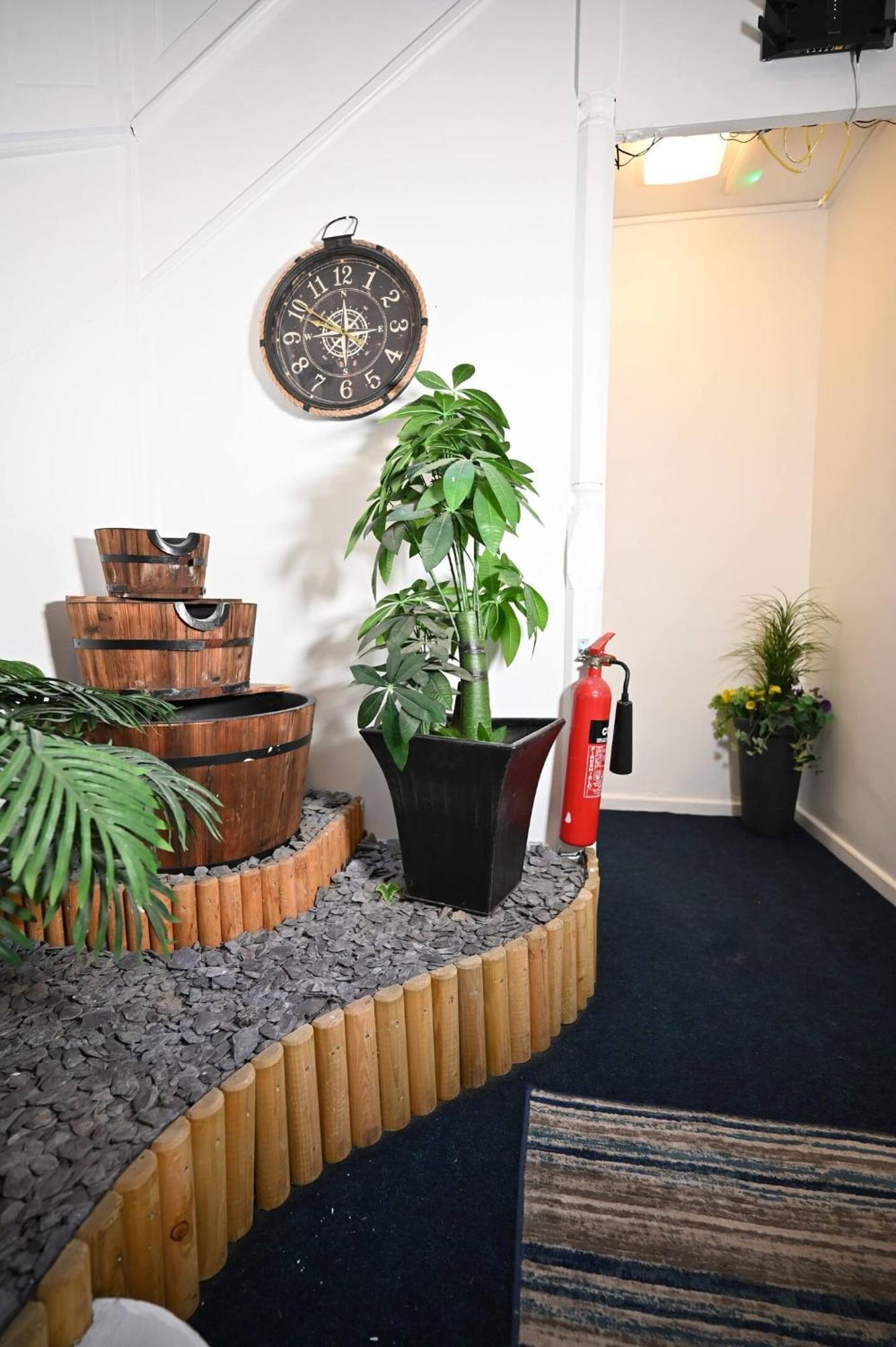 Spacious Studio Near Christie Hospital Apartment Manchester