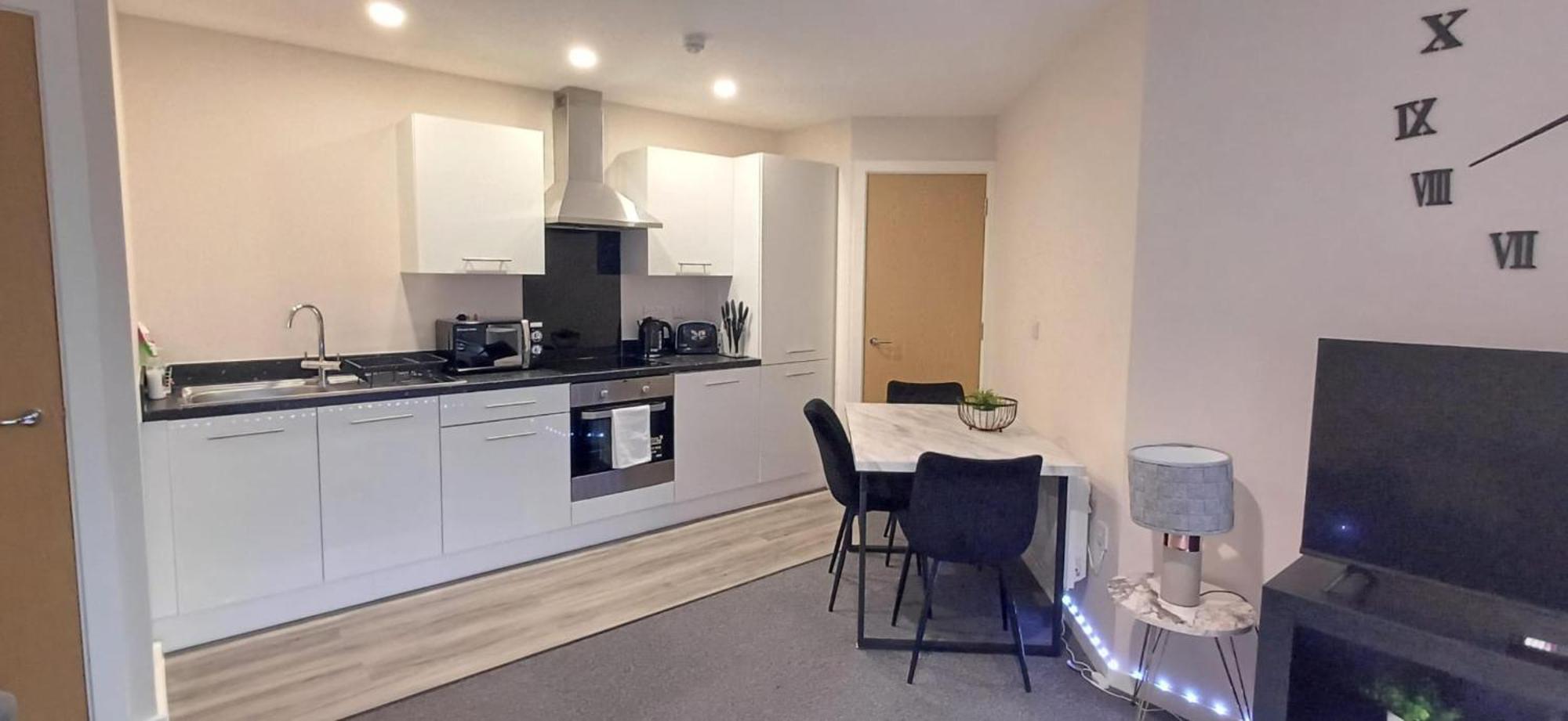 Sandringham 1 King Bed With Sofabed Apartment Manchester
