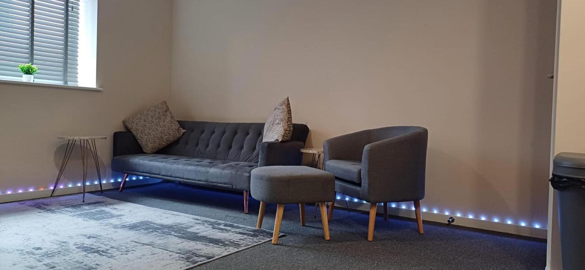 Sandringham 1 King Bed With Sofabed Apartment Manchester