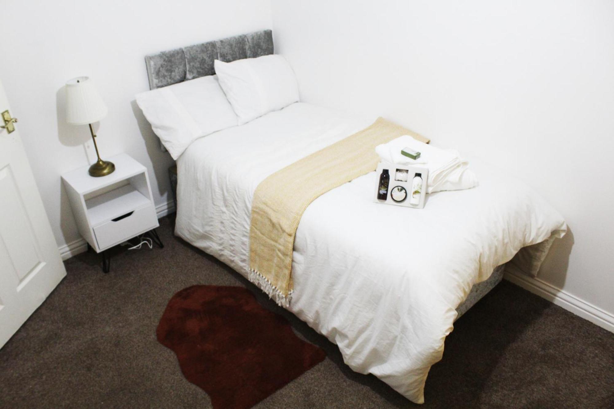Appartement Cosy Spacious 4 Bedroom Town House With Shared Bathrooms, Living Space, Kitchen And Garden Manchester