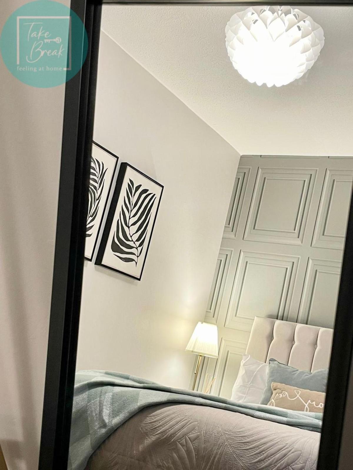 Apartment Chic 2br Swinton Gem For Families & Couples Trafford Centre Nearby Manchester