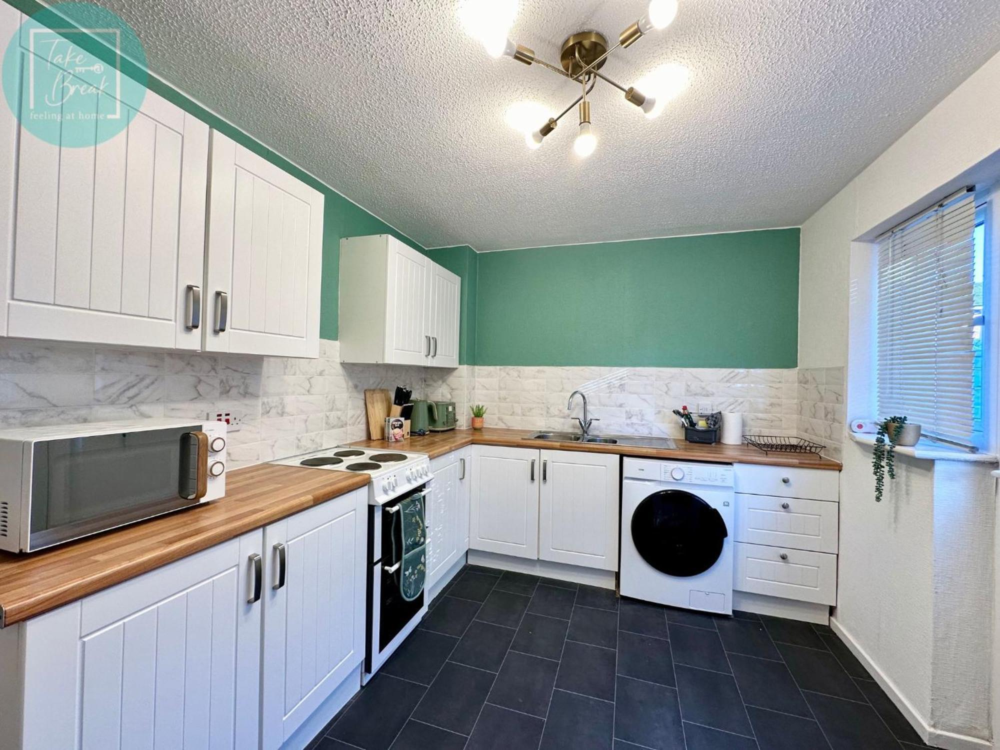 Chic 2br Swinton Gem For Families & Couples Trafford Centre Nearby