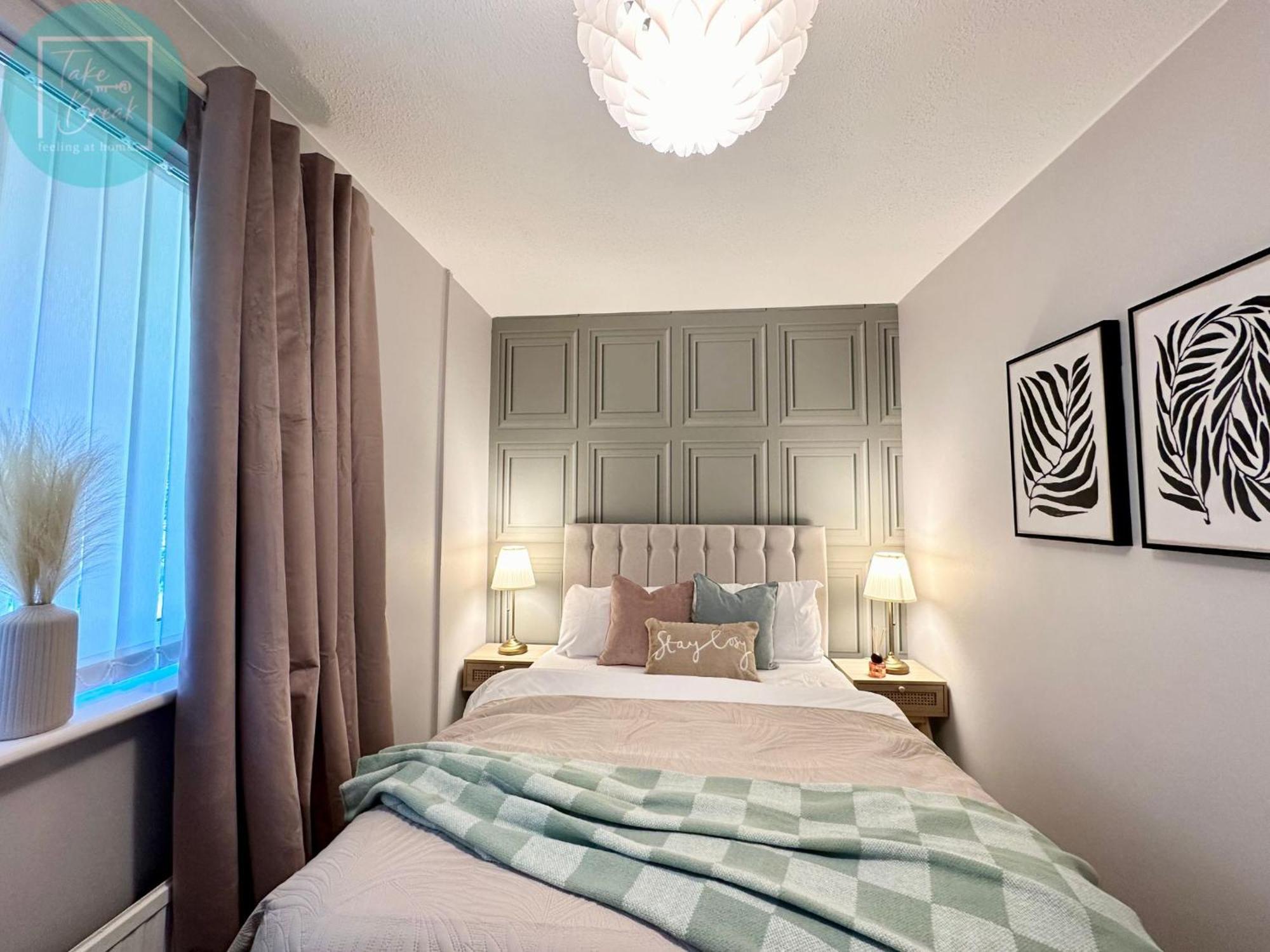 Chic 2br Swinton Gem For Families & Couples Trafford Centre Nearby Manchester