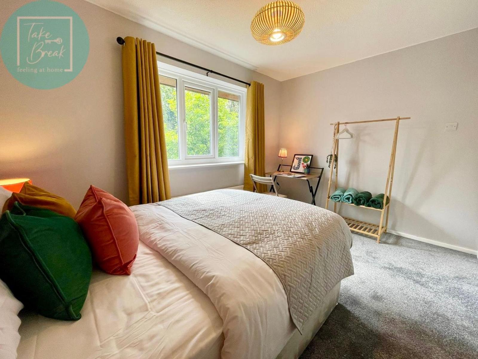 Apartment Chic 2br Swinton Gem For Families & Couples Trafford Centre Nearby