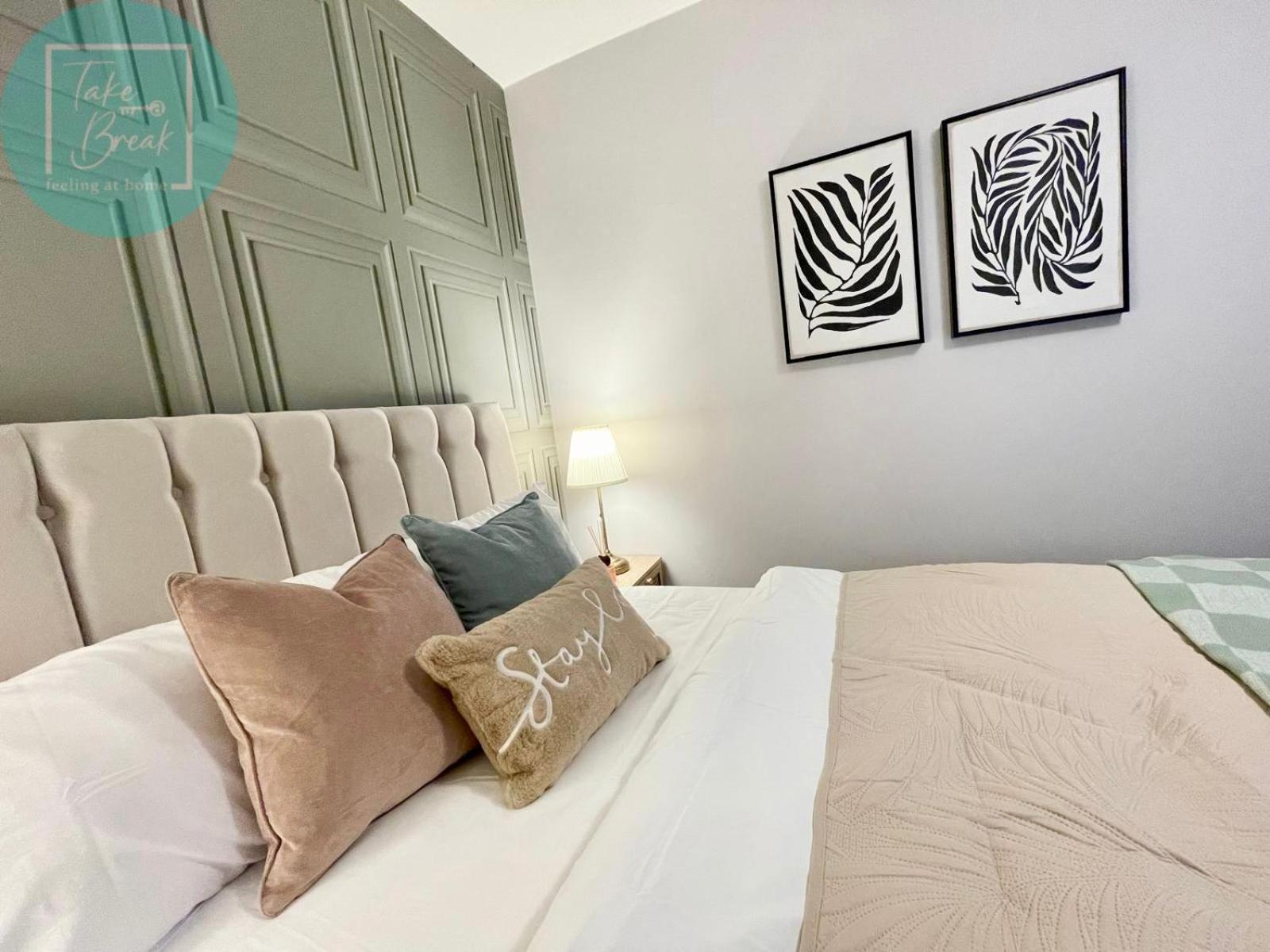 Apartment Chic 2br Swinton Gem For Families & Couples Trafford Centre Nearby Manchester