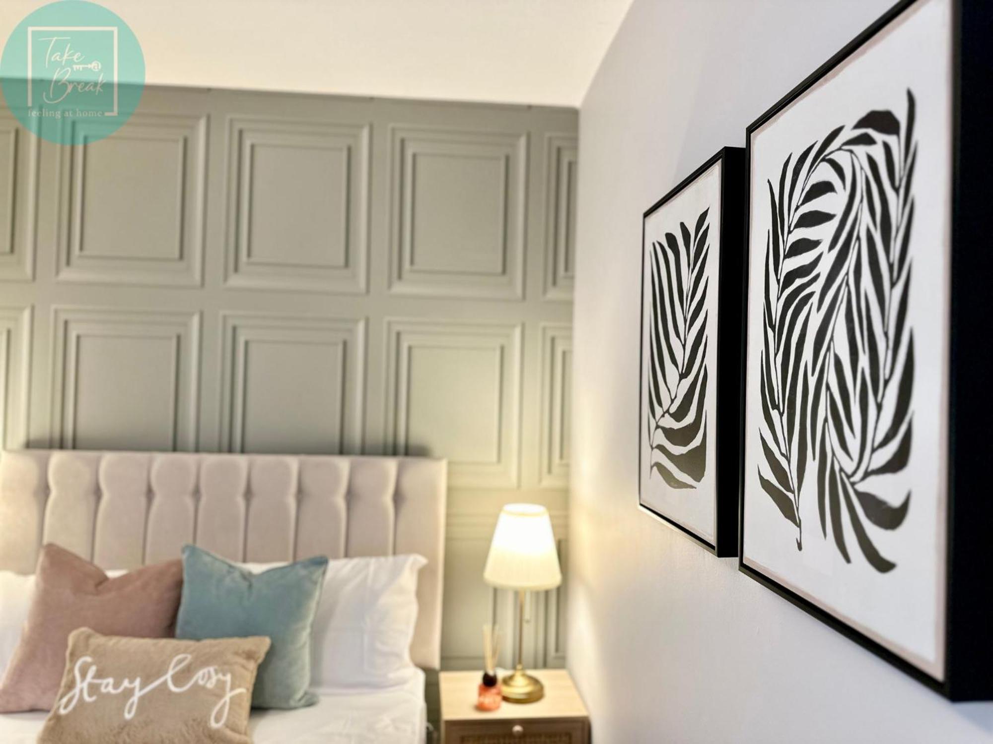 Chic 2br Swinton Gem For Families & Couples Trafford Centre Nearby Apartment
