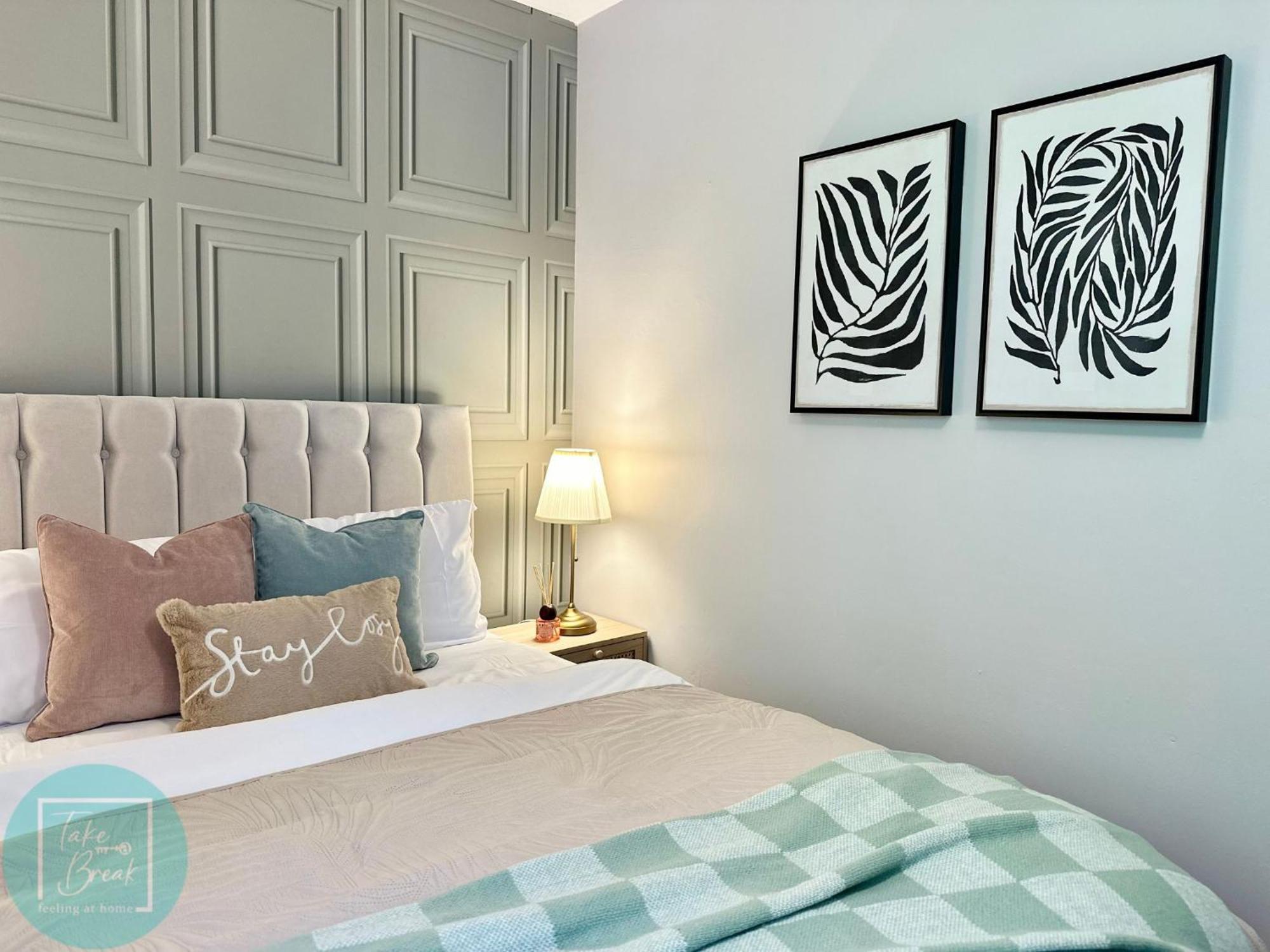 Chic 2br Swinton Gem For Families & Couples Trafford Centre Nearby Apartment