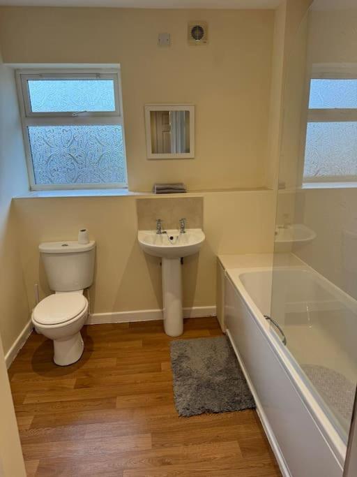 Modern, Quiet, Sleeps 9, Etihad, Coop Live, Manchester