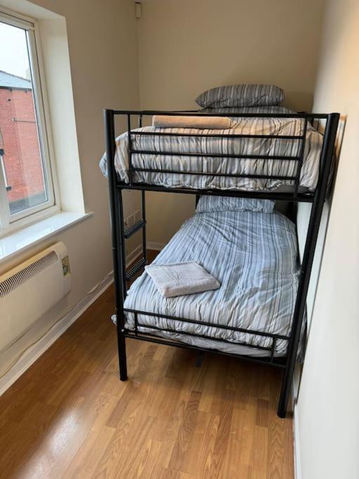 Modern, Quiet, Sleeps 9, Etihad, Coop Live, Appartement *