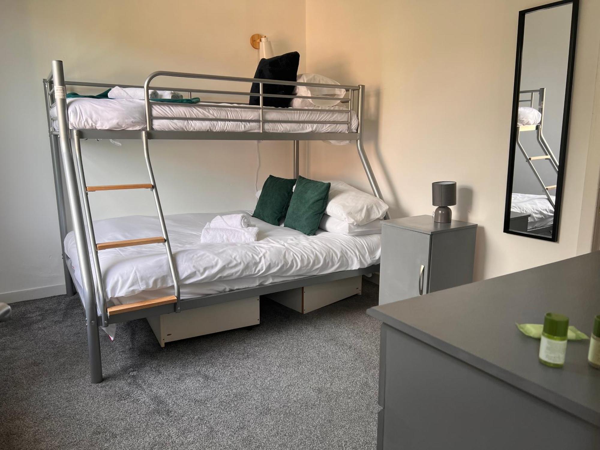 Holiday home Pass The Keys Old Trafford 4-bedroom Retreat Near United & Centre - Family-friendly *