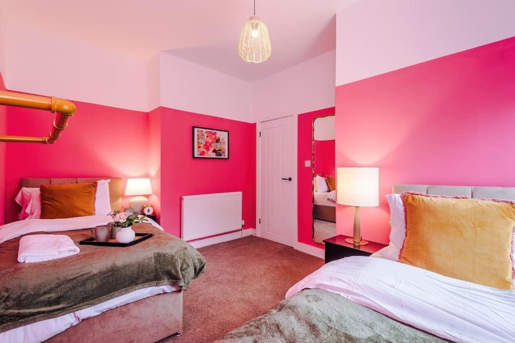 Trendy 3br Pad In *