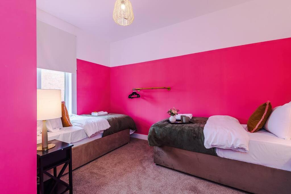 Trendy 3br Pad In *