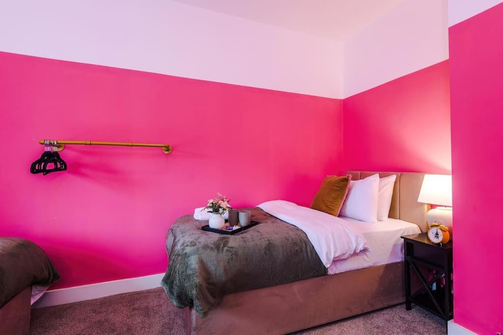 Holiday home Trendy 3br Pad In *