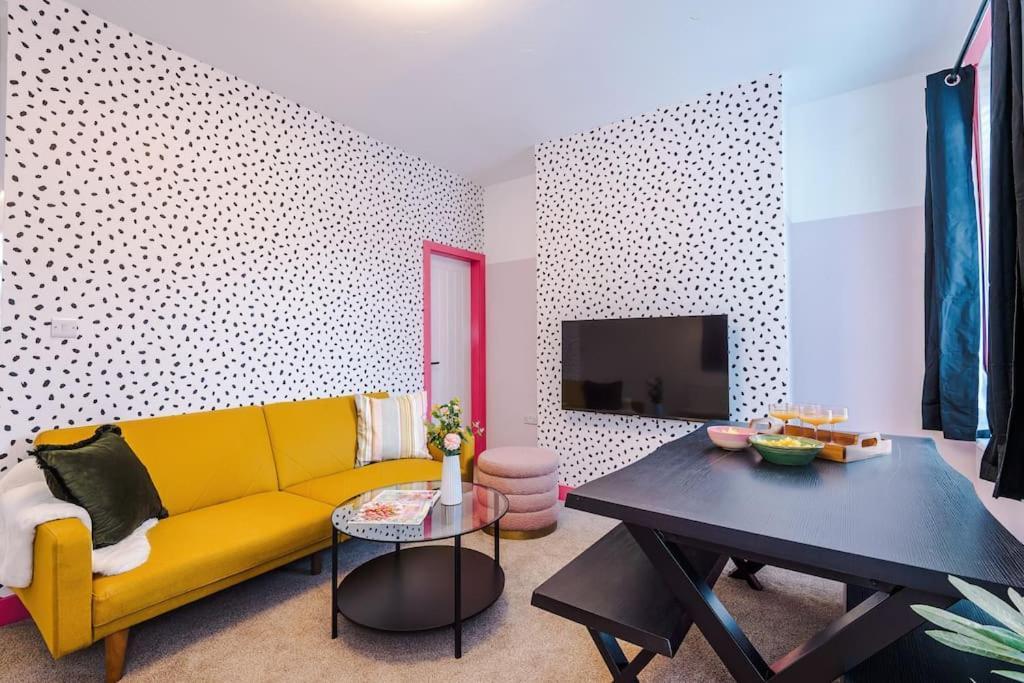 Holiday home Trendy 3br Pad In Manchester