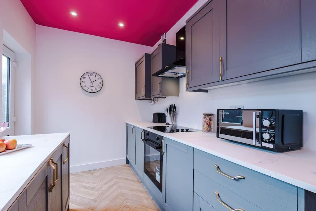 Trendy 3br Pad In Holiday home