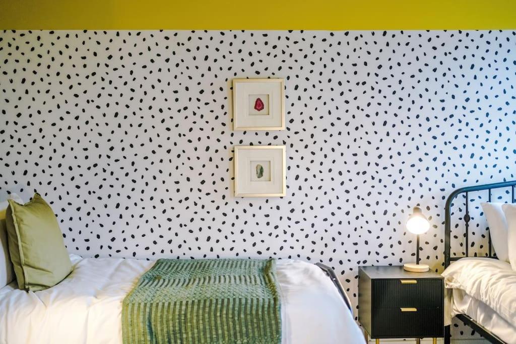 Trendy 3br Pad In *