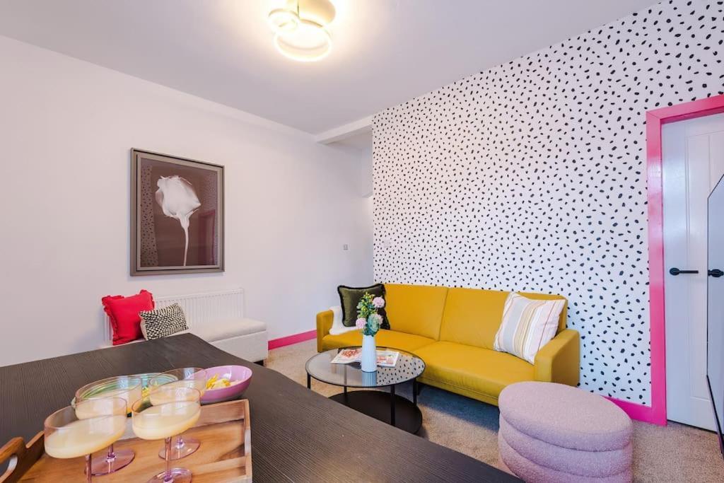 Holiday home Trendy 3br Pad In Manchester