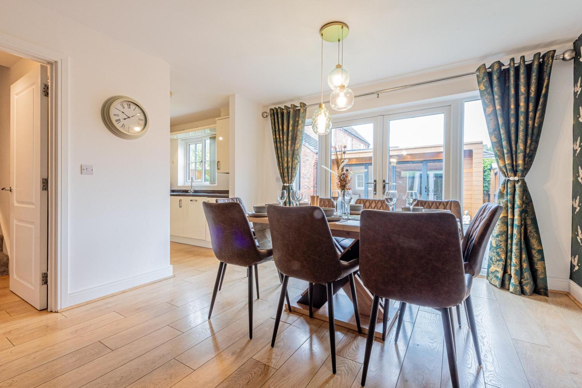 Boutique 4-bed House In - Games Manchester