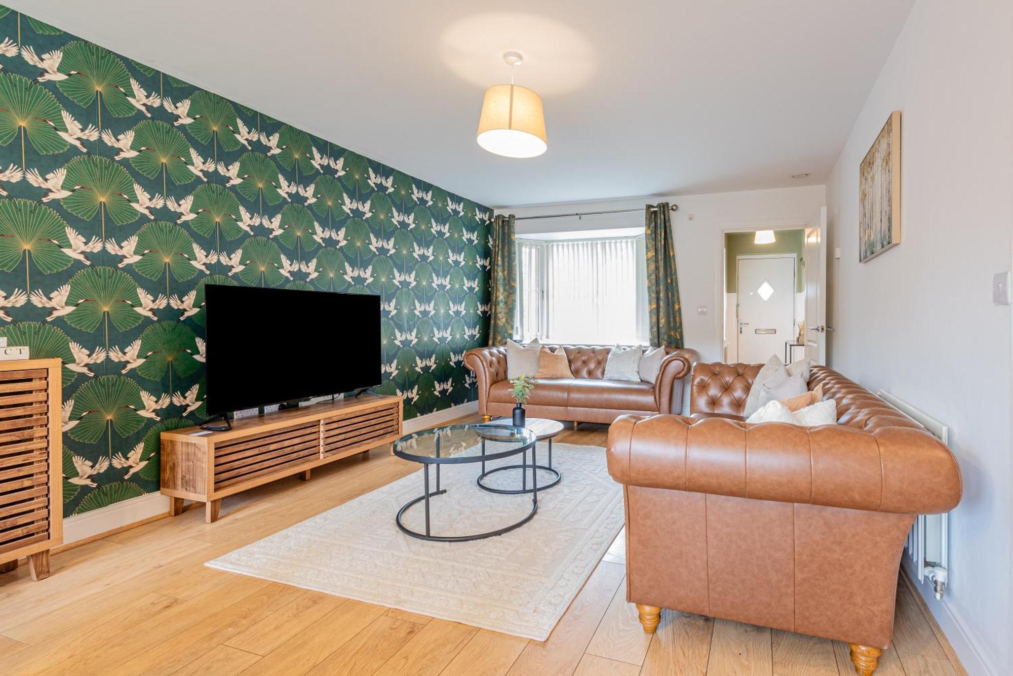 Boutique 4-bed House In - Games Holiday home