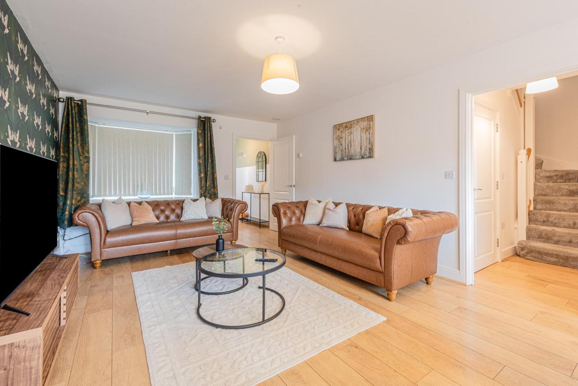 Boutique 4-bed House In - Games * Manchester