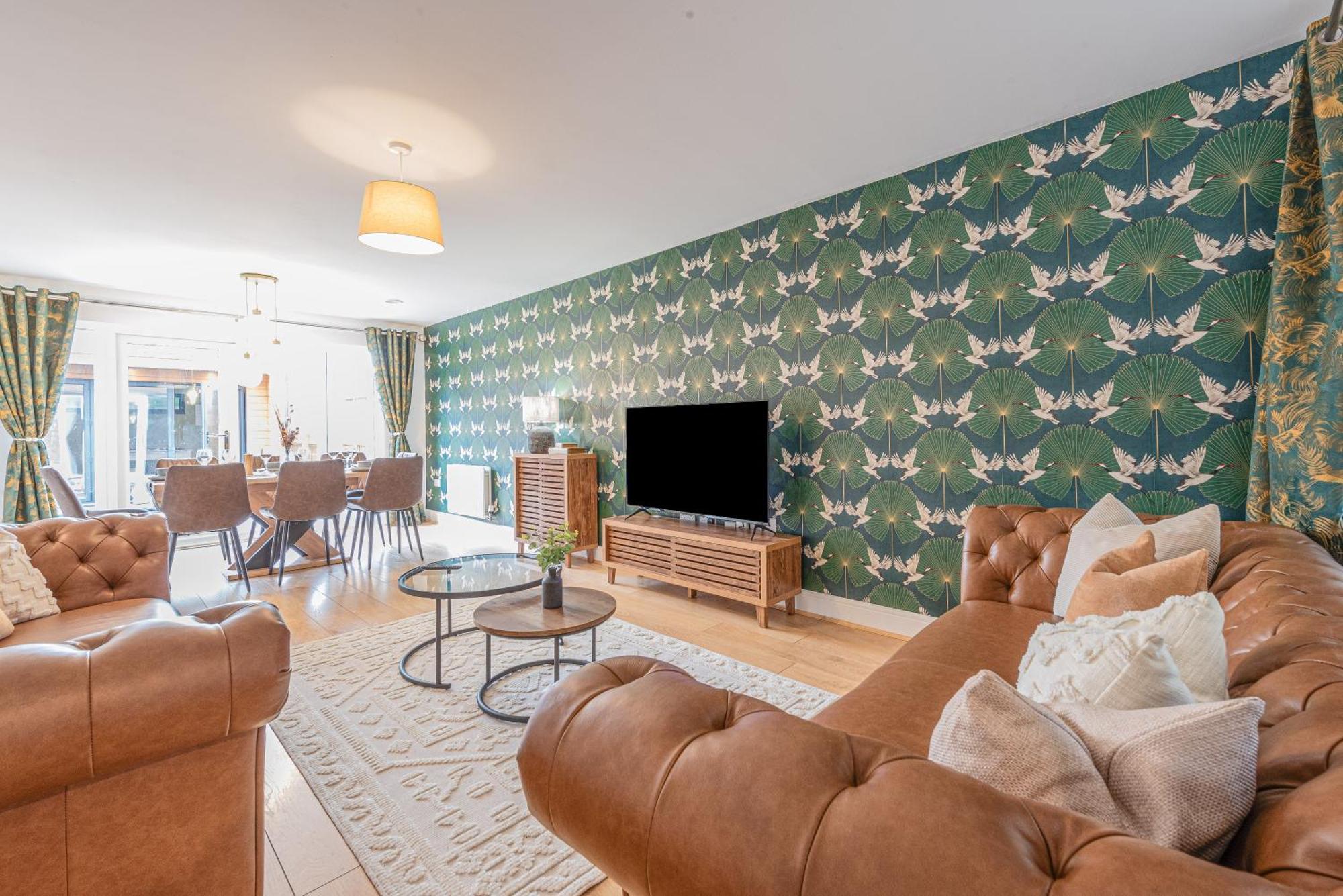 Boutique 4-bed House In - Games Holiday home