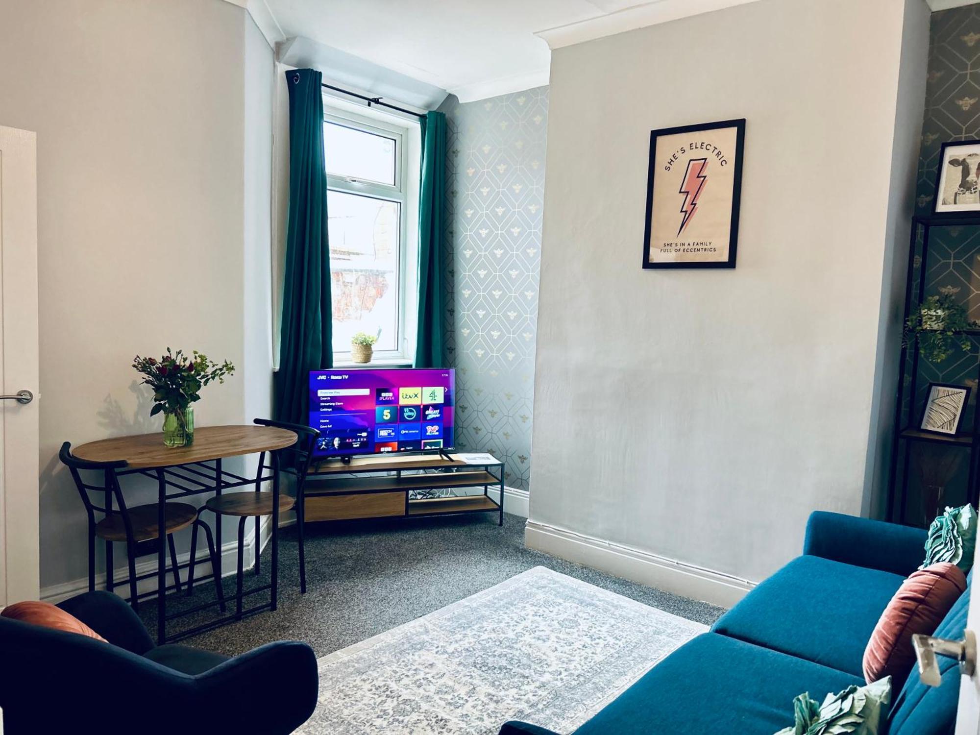 Vakantiehuis Superbly Located Terraced House Manchester