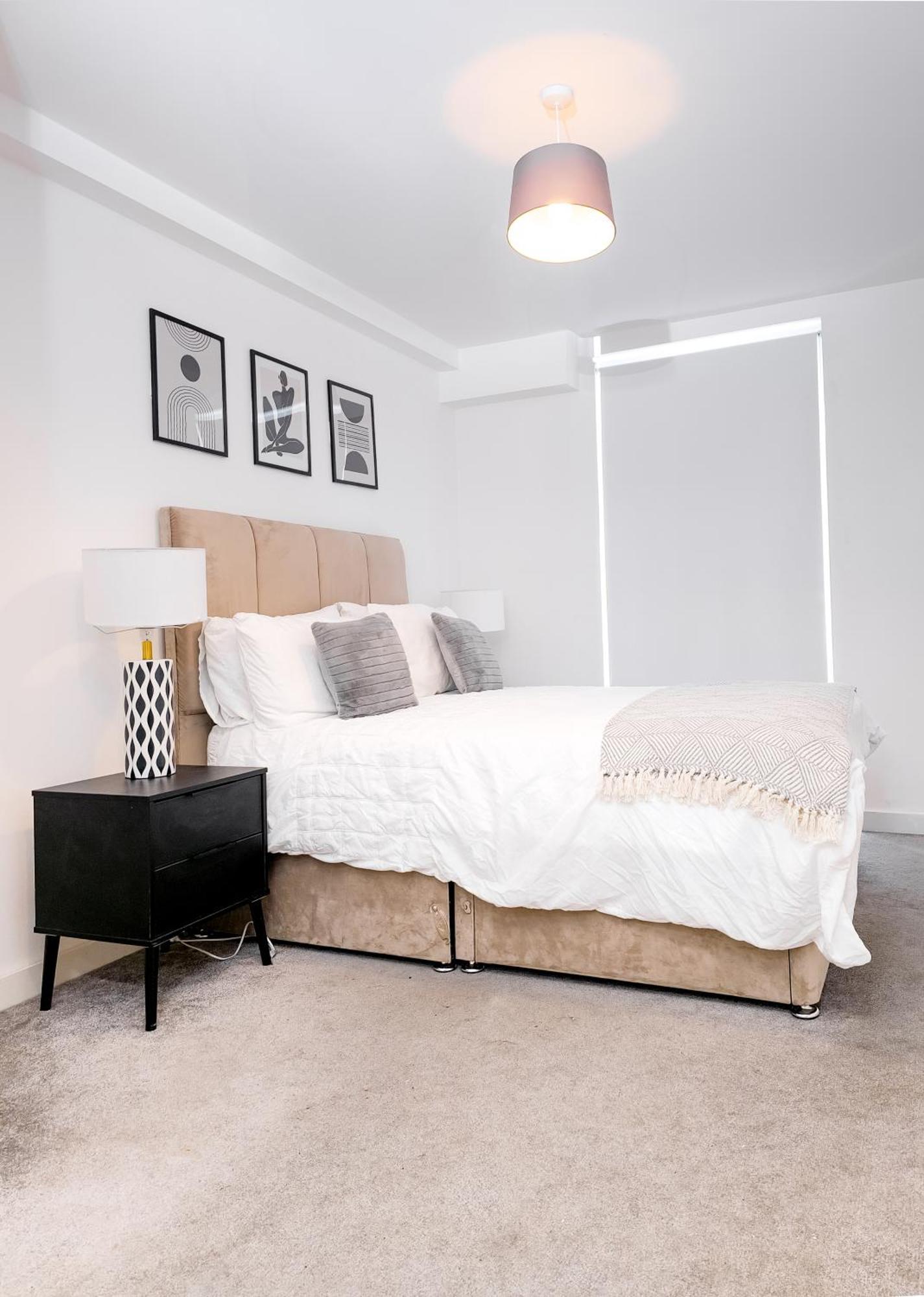 Cosy 2 Bed 2 Bath With Balcony In Salford