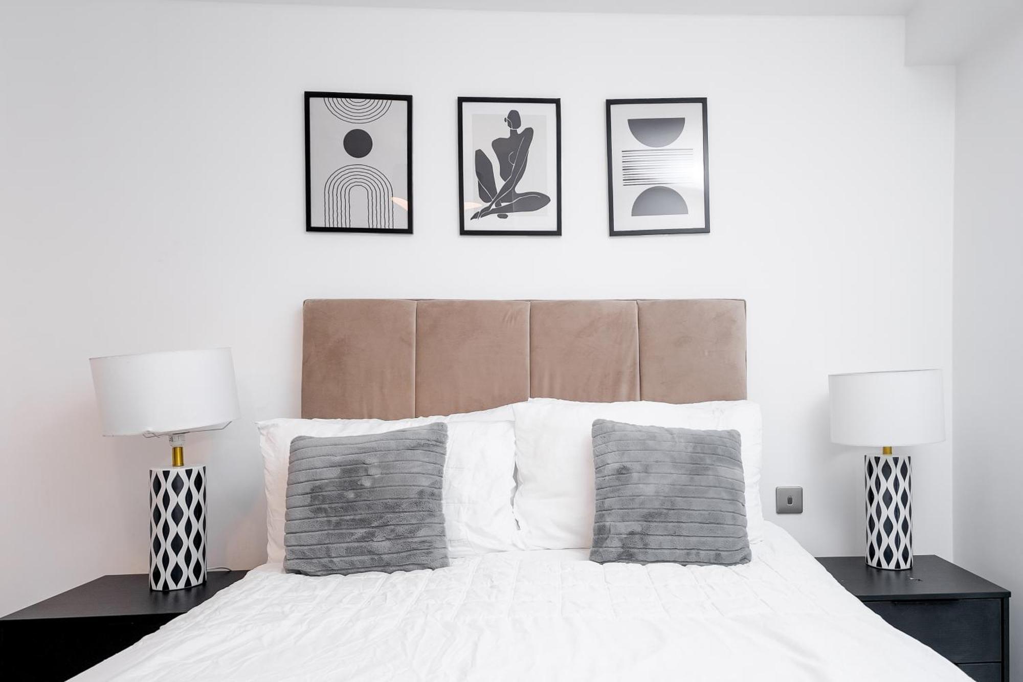 Apartment Cosy 2 Bed 2 Bath With Balcony In Salford *