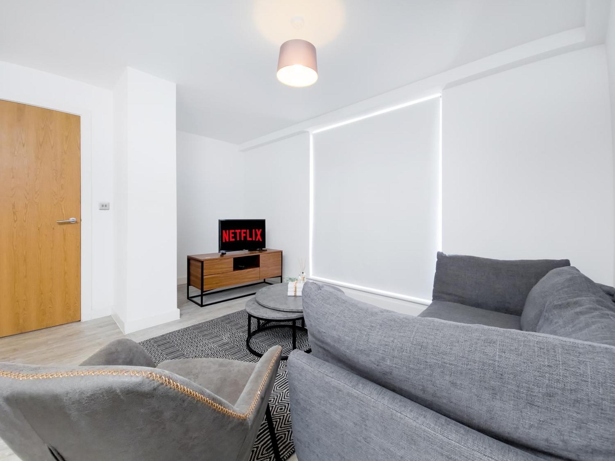 Apartment Cosy 2 Bed 2 Bath With Balcony In Salford