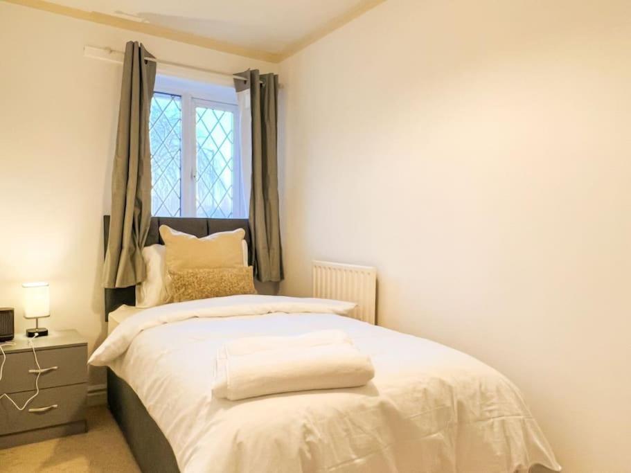 Holiday home Simple House W- Free Parking By Airport - Free Drop-off *