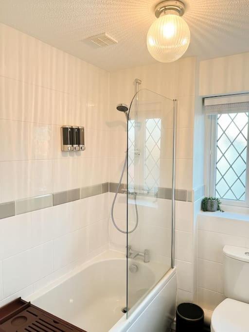 Holiday home Simple House W- Free Parking By Airport - Free Drop-off *