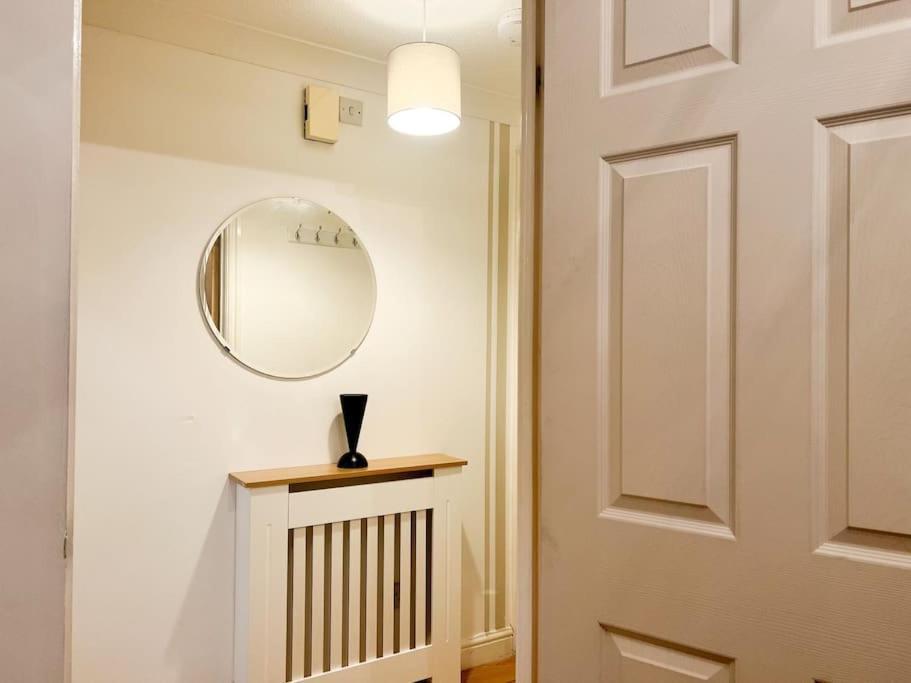 Simple House W- Free Parking By Airport - Free Drop-off Holiday home *