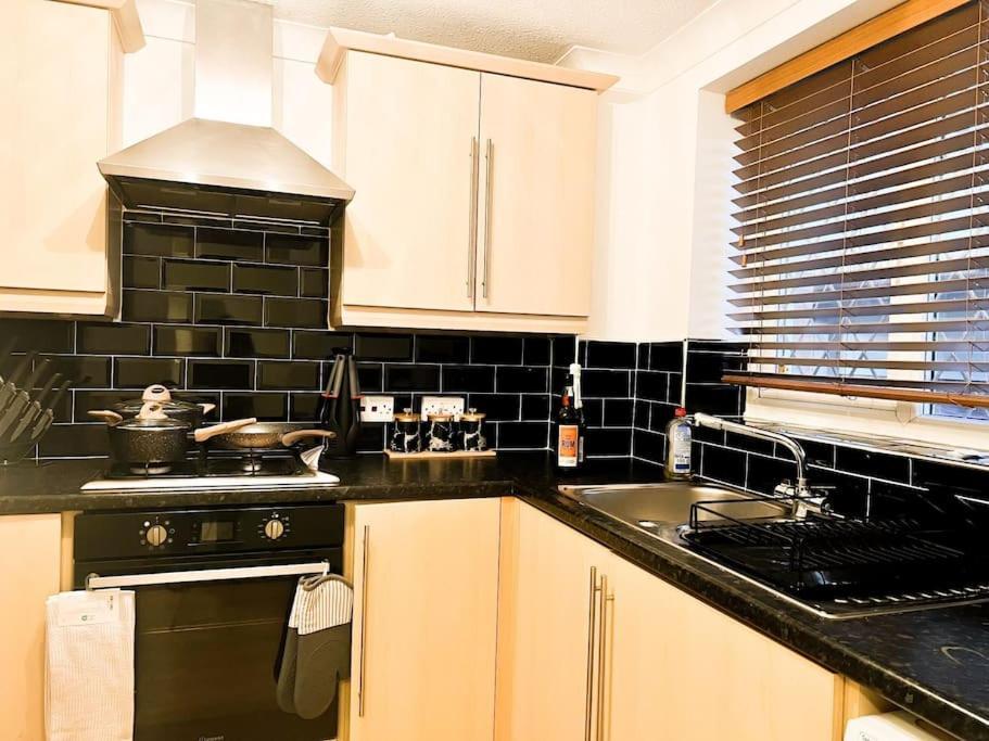 Holiday home Simple House W- Free Parking By Airport - Free Drop-off Manchester