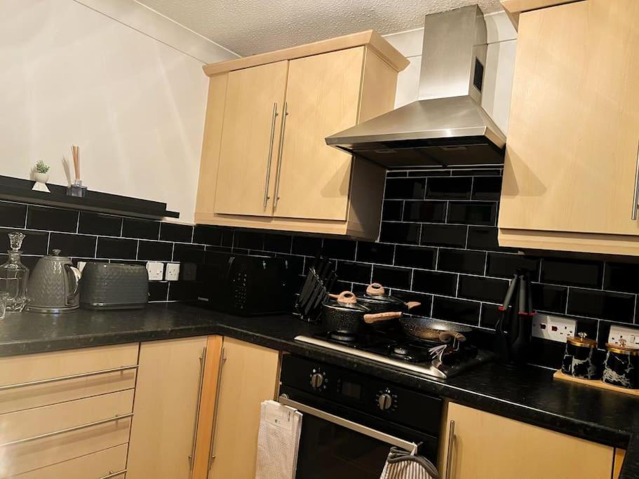 Holiday home Simple House W- Free Parking By Airport - Free Drop-off *