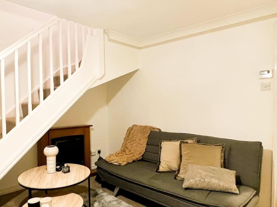 Holiday home Simple House W- Free Parking By Airport - Free Drop-off *