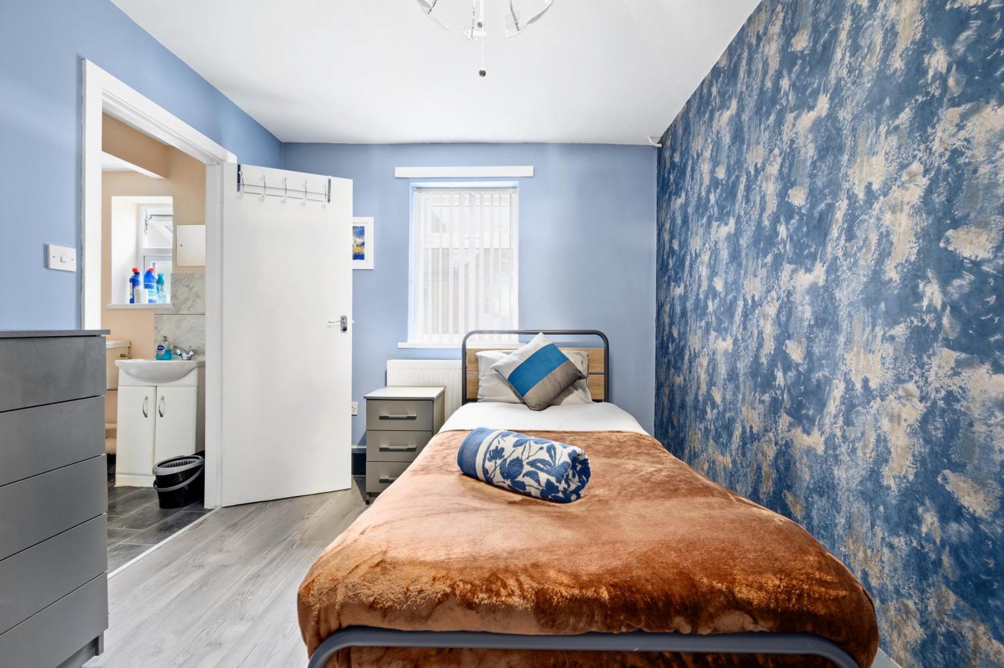 Private Retreat For 3 Near Centre Manchester