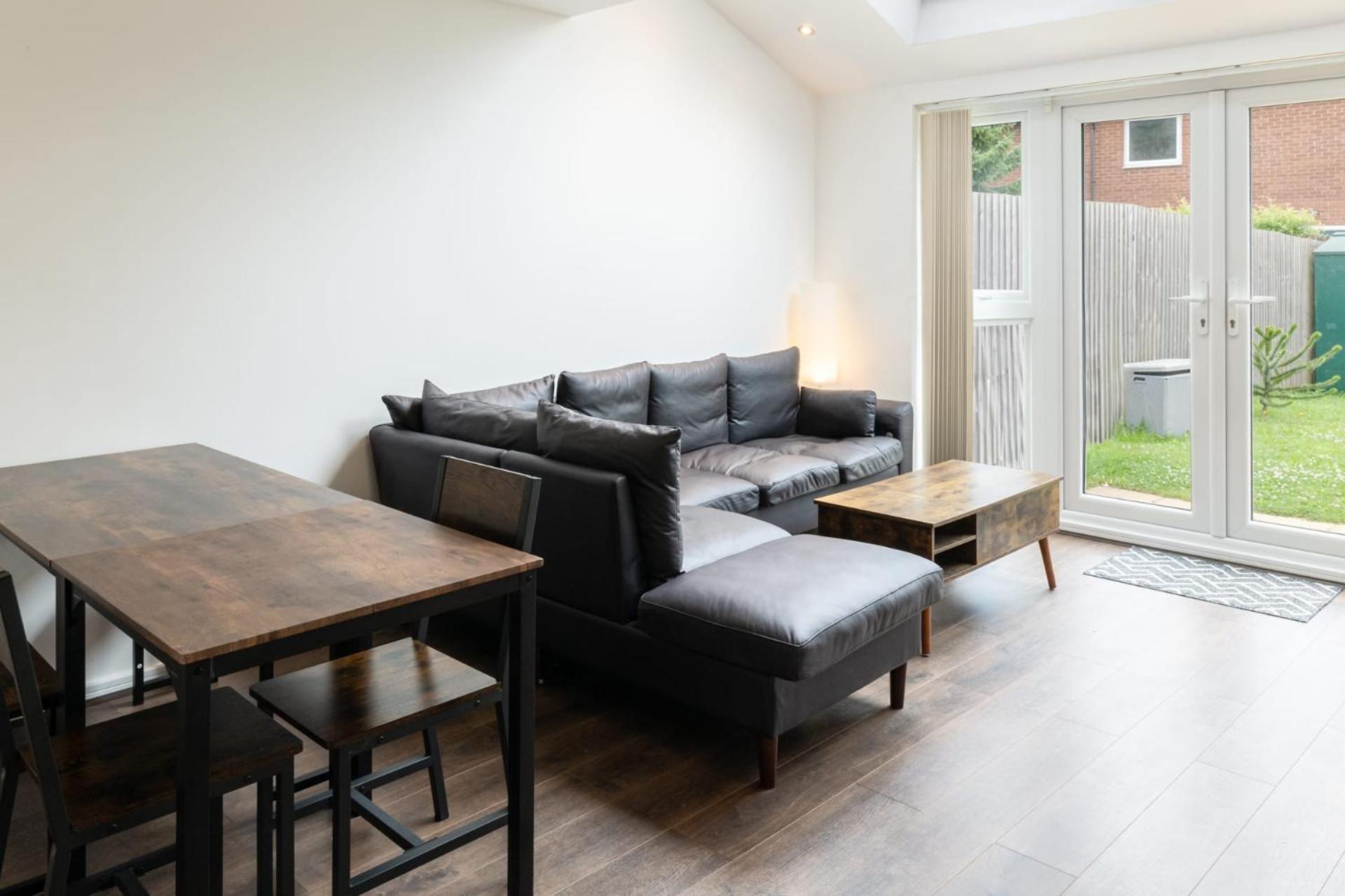Host & - Meadow Road Manchester