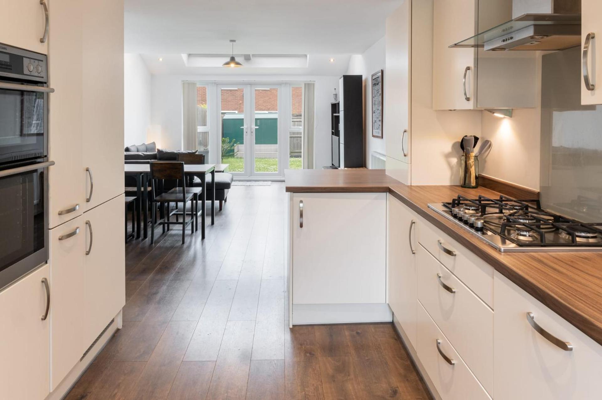 Host & - Meadow Road * Manchester