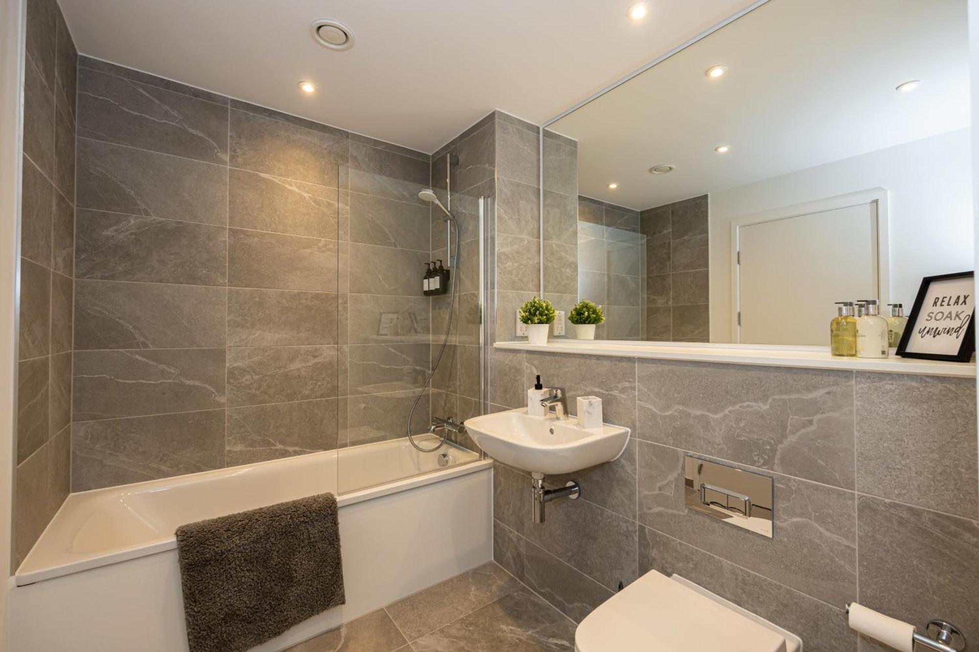 Royal Ebony By Asquare Lettings