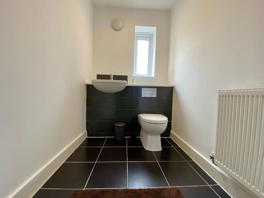 Uniquejoe - 3 Bedroom * Manchester