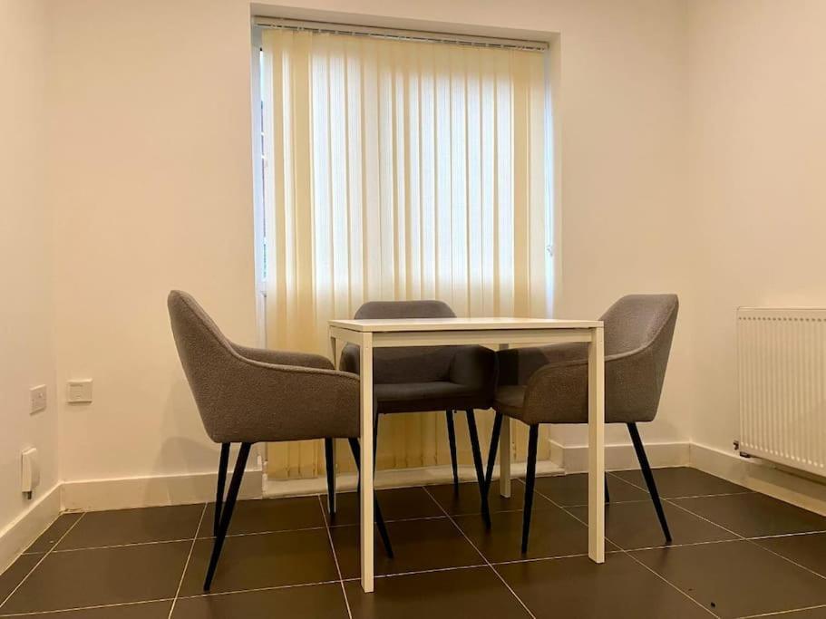 Apartment Uniquejoe - 3 Bedroom
